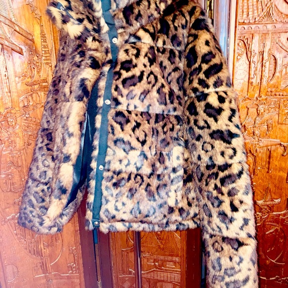 Super Awesome thick Faux Fur Bomber Jacket - Picture 4 of 10